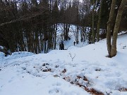 33 Scendiamo alla Bocca del Grassello (1390 m)